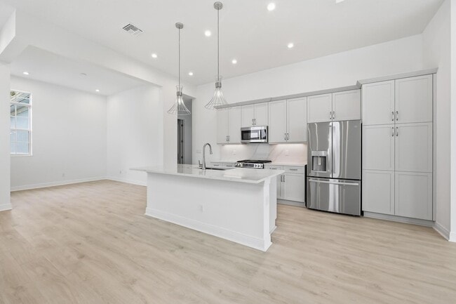 Foto del edificio - 140 SE Via Tirso