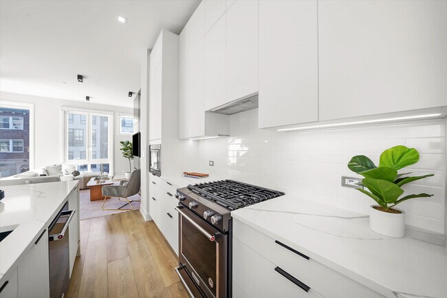 Foto del edificio - 4246 W Belmont Ave