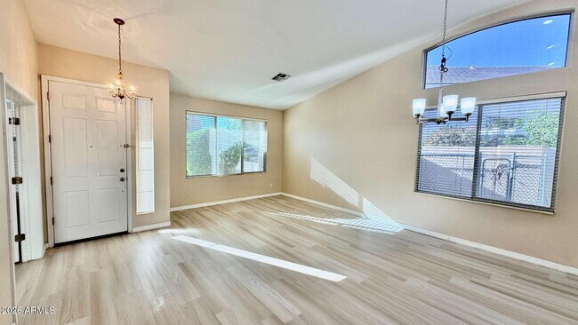 Foto del edificio - 1543 S Sean Ct