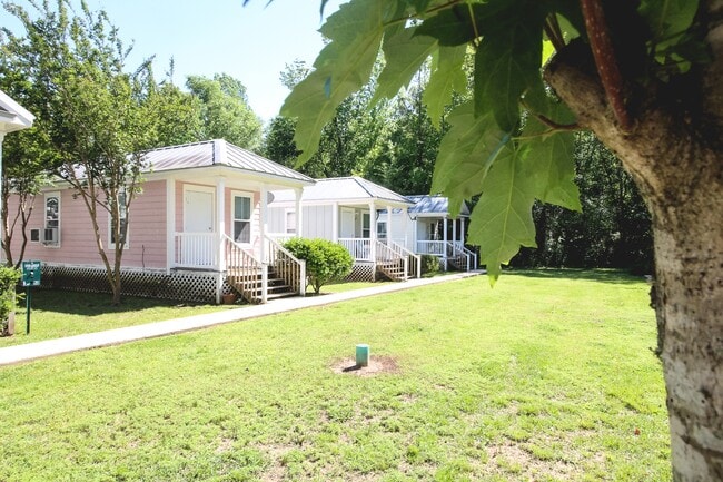 Building Photo - 32 Cottage Grove Dr