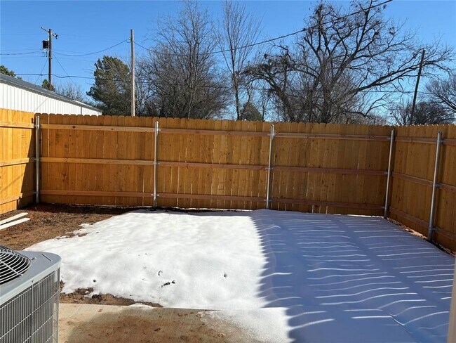 Foto del edificio - 325 N Cleveland Ave