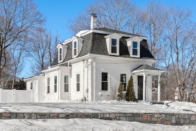 Foto del edificio - 1104 Pleasant St