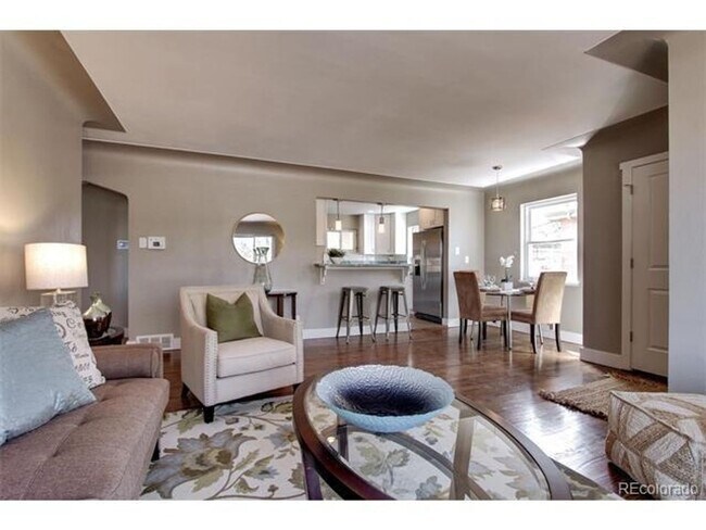 Building Photo - 3 Bedroom Single Family Home in Denver