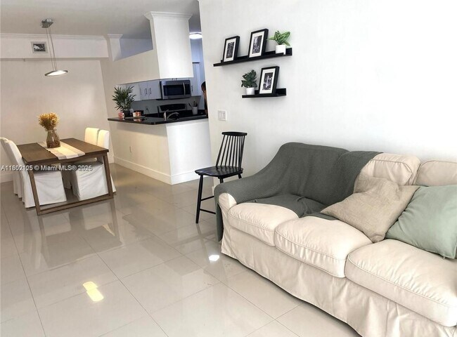 Foto del edificio - 17100 N Bay Rd