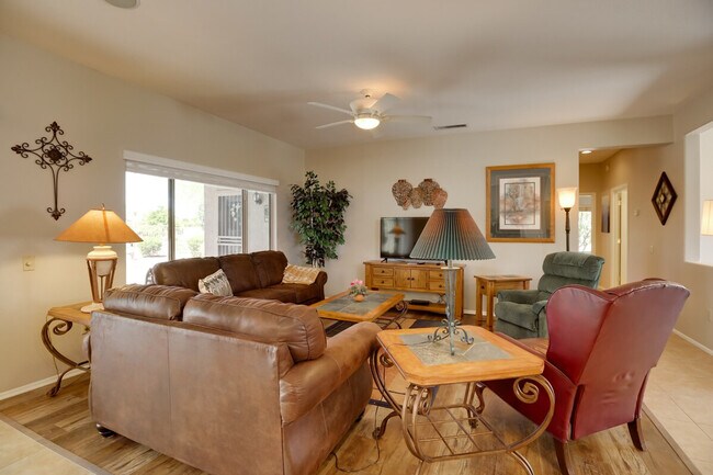 Foto del edificio - 15271 W Pantano Dr