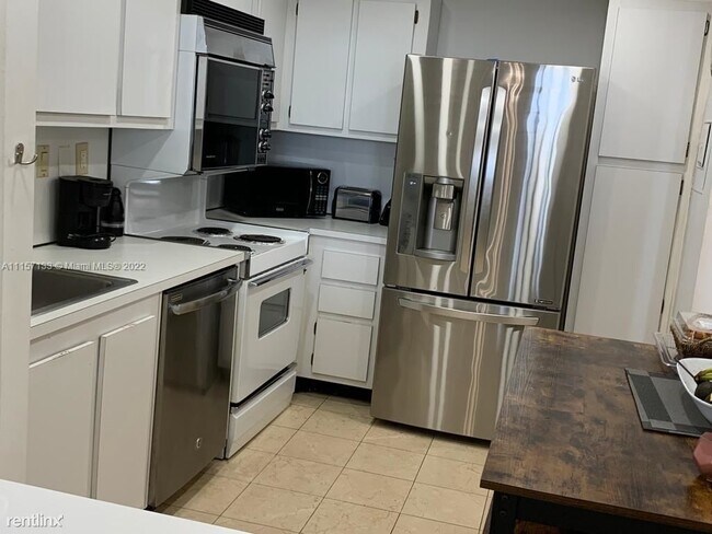 Foto del edificio - 3701 N Country Club Dr