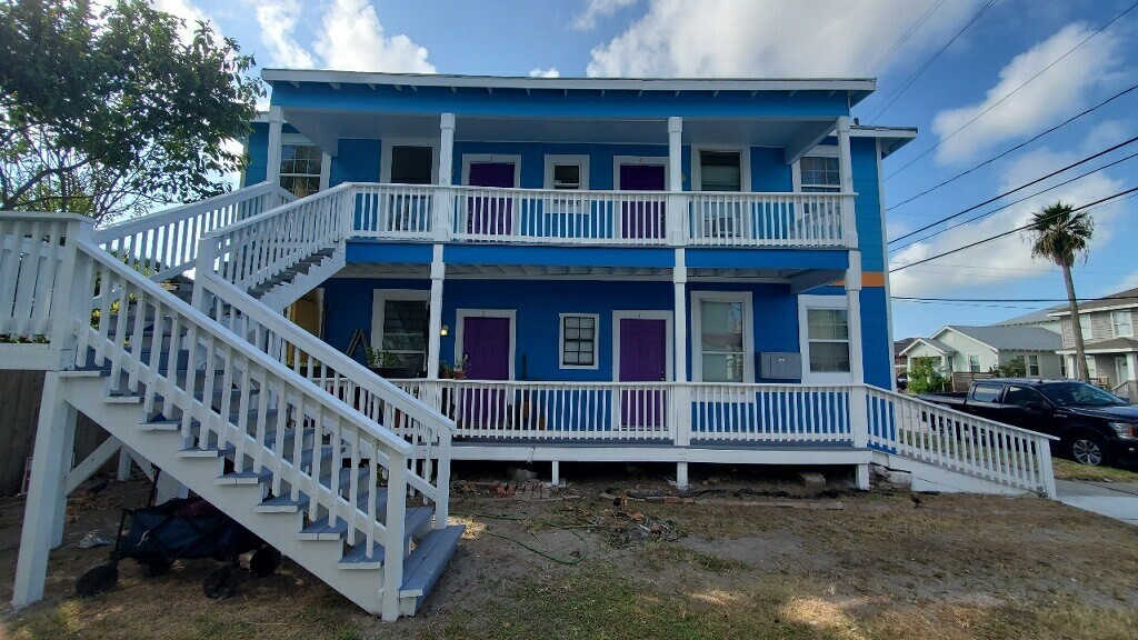 Primary Photo - 3828 Seawall Blvd