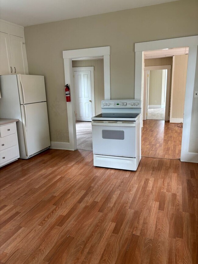 Building Photo - Lopus Lake, LLC-217 Pine Str