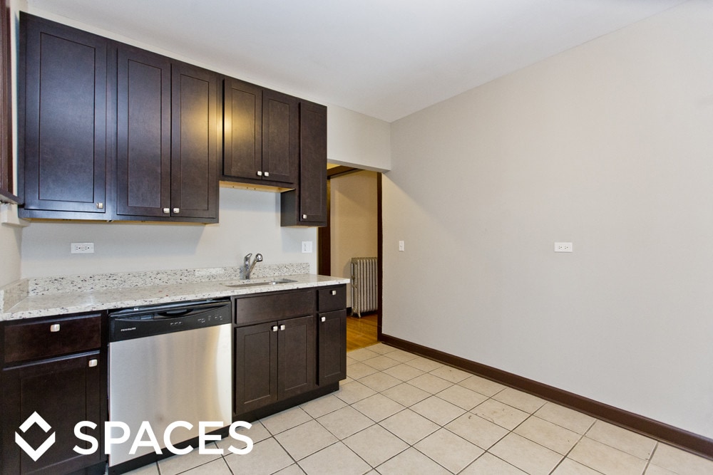 Primary Photo - 4946 N Ridgeway Ave