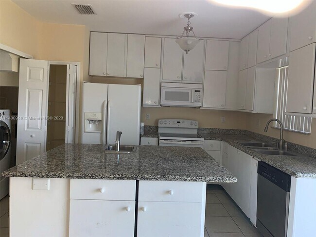 Foto del edificio - 1527 SE 31st Ct