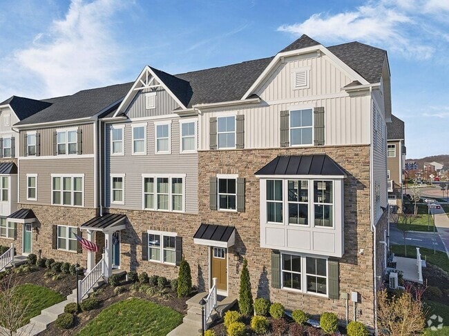 Building Photo - 104 Plaza Dr