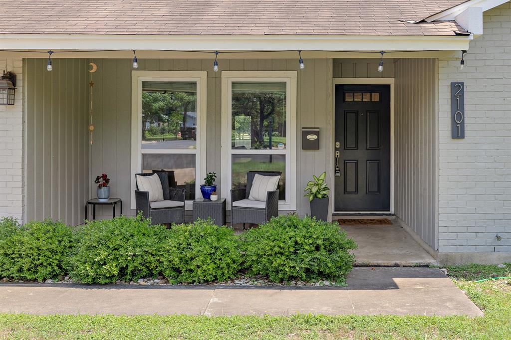 Foto principal - 2101 Falcon Hill Dr