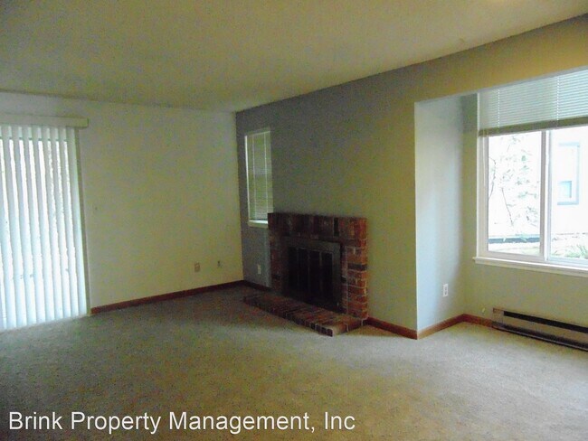 Building Photo - 2 br, 1 bath House - 14633 NE 31st ST  #9-B