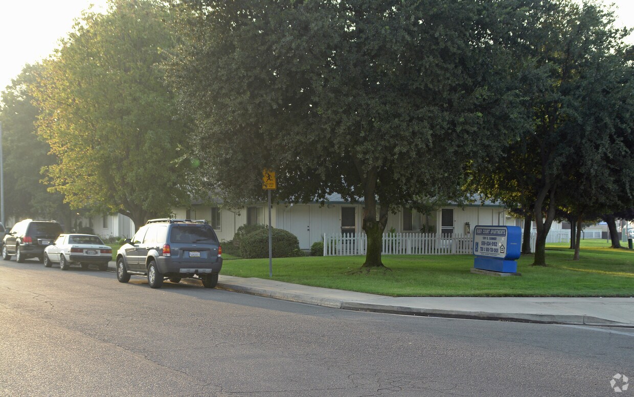 Foto del edificio - Ruby Court Apartments