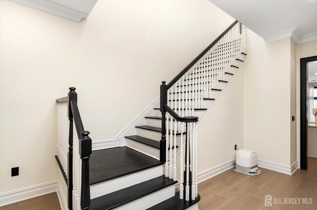 Foto del edificio - 11 Hamilton Dr