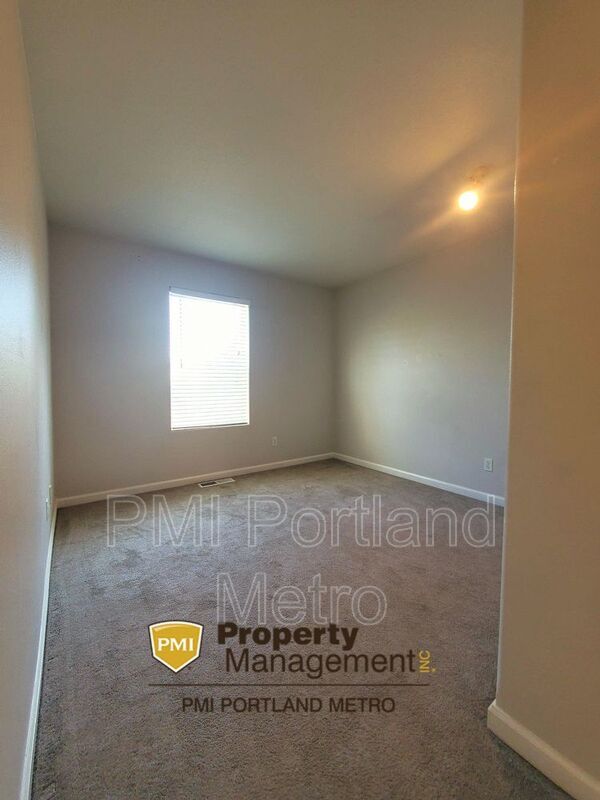 Building Photo - 5681 NE Hidden Creek Dr