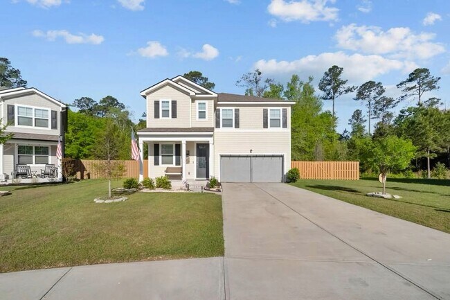 Foto del edificio - Highly Desirable 4 Bedroom Home with Serene Cul-de-Sac Living in Watergrass Community