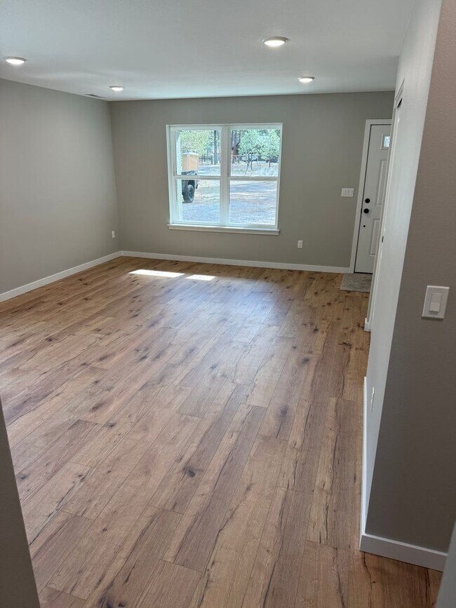Foto del edificio - BRAND NEW 2-bd/2-bath in the serene community of Tollgate! - Sisters, OR