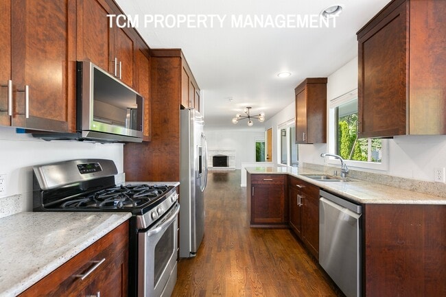 Foto del edificio - 2205 104th Ave SE