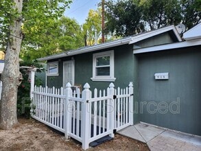 Building Photo - 155 Berverdor Ave