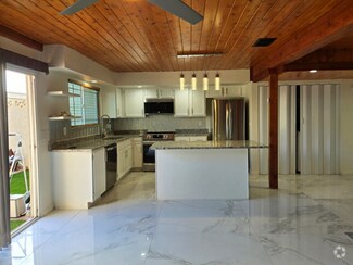 Building Photo - 5804 W Gelding Dr