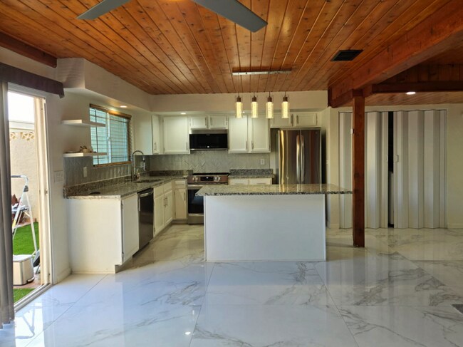 Foto del edificio - 5804 W Gelding Dr