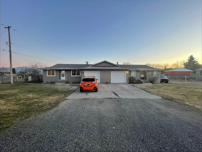 Building Photo - 20422 E Wellesley Ave