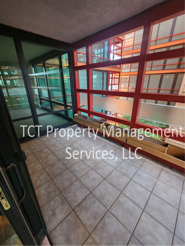 Foto del edificio - *Move In Special $500 off First Month's Rent*