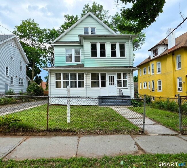 Foto del edificio - 23 Sharon St