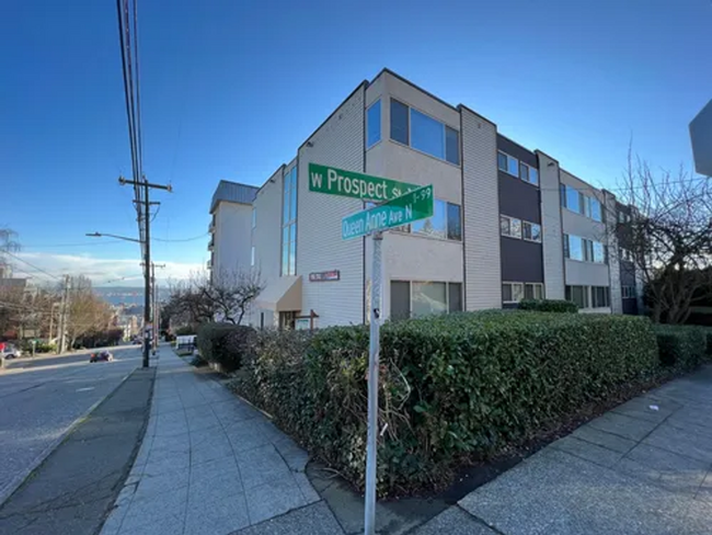 Foto del edificio - Tiki Apartments