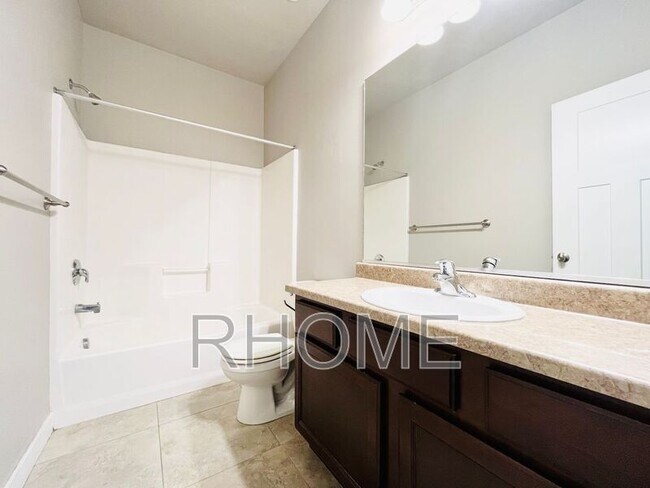 Foto del edificio - 3719 Lilac Heights Dr