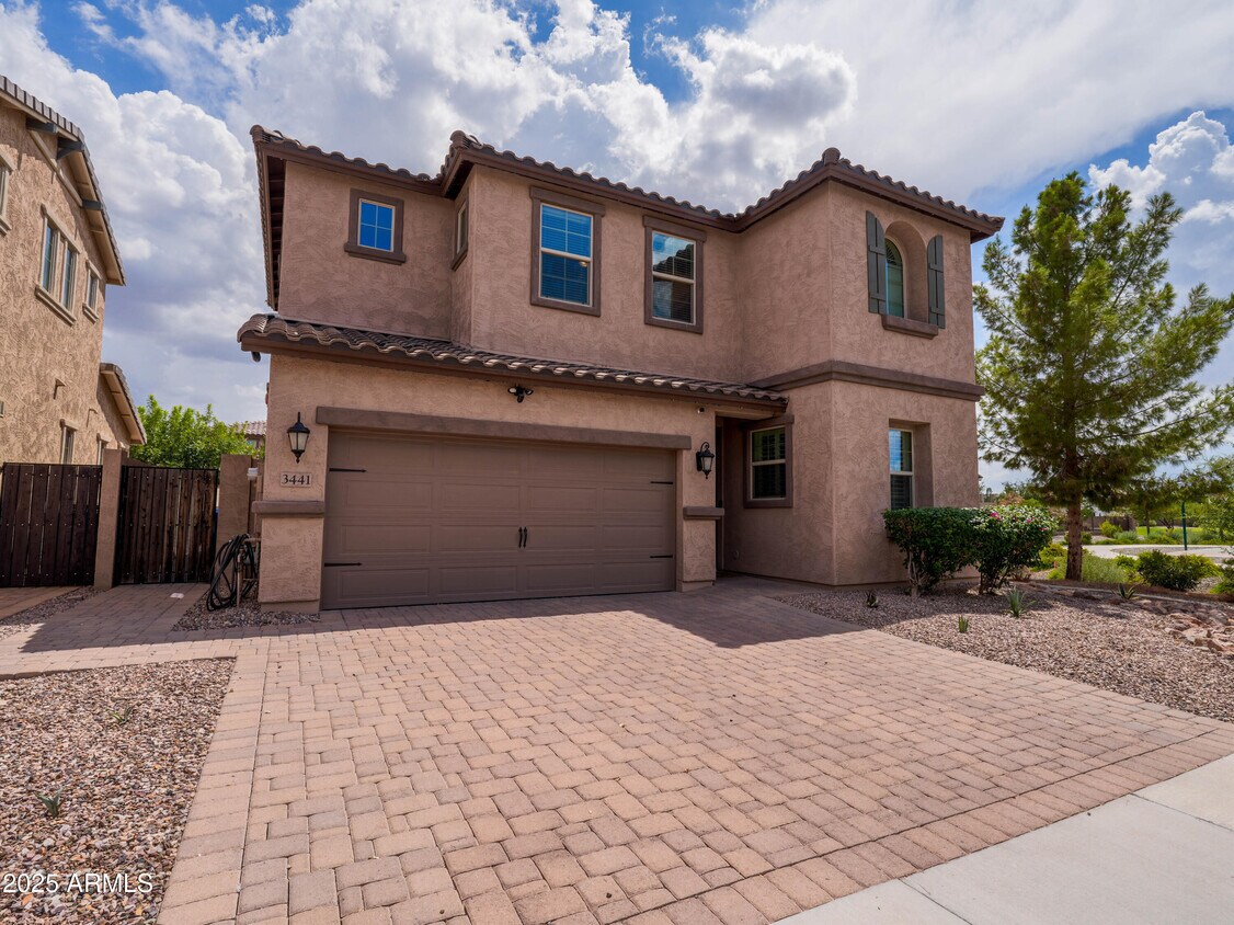 Foto principal - 3441 E Azalea Dr