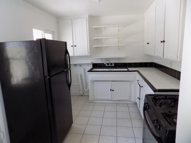 Building Photo - 131 Ramona Dr