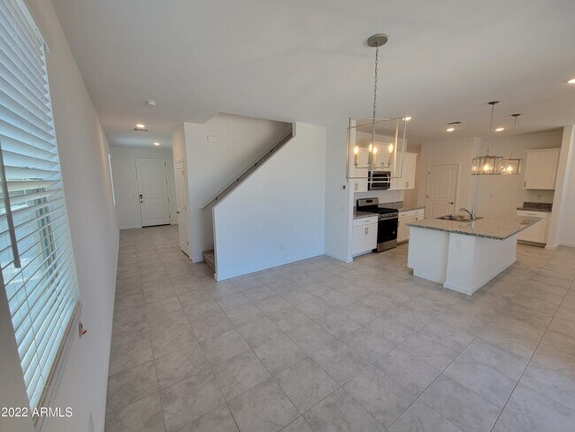 Building Photo - 40630 W Sunland Dr