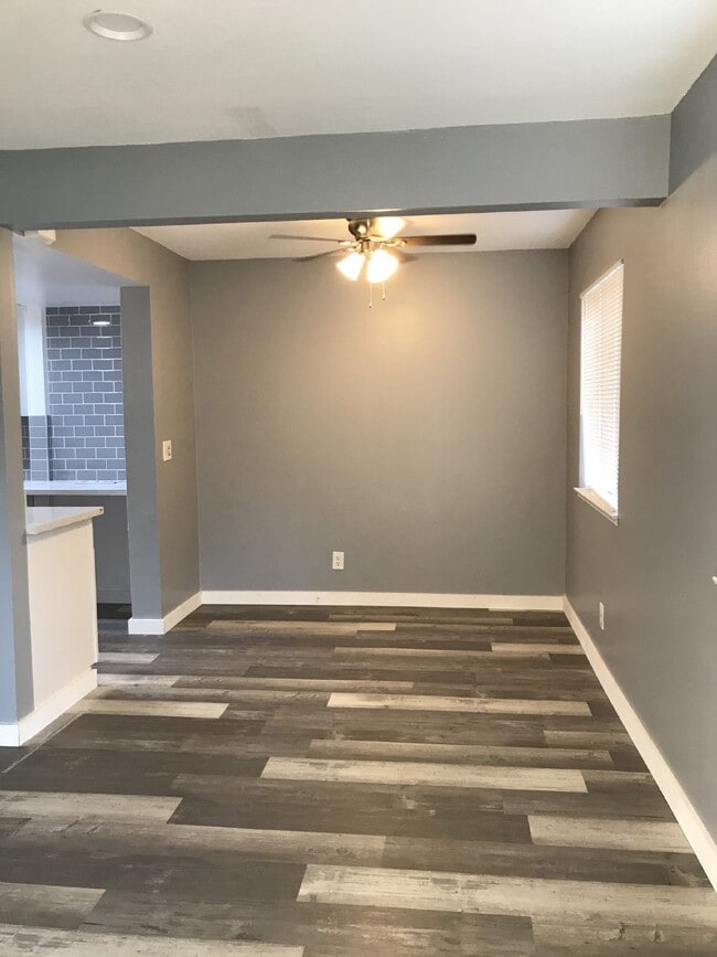 Building Photo - Coming Soon - Gorgeous 2 bedroom / 1 bathroom in Marina Village