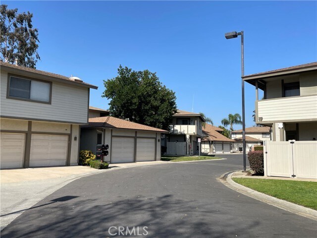 Foto del edificio - 960 Pinyon Ct
