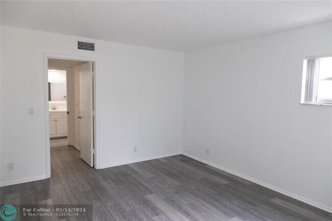 Building Photo - 2755 W Atlantic Ave