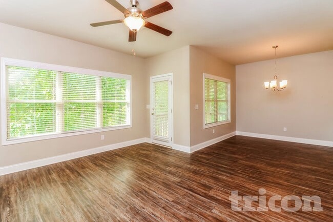 Building Photo - 637 Ireland Ln