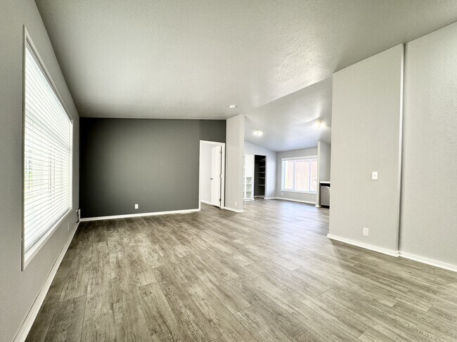 Foto del edificio - 9500 SW Old Highway 47