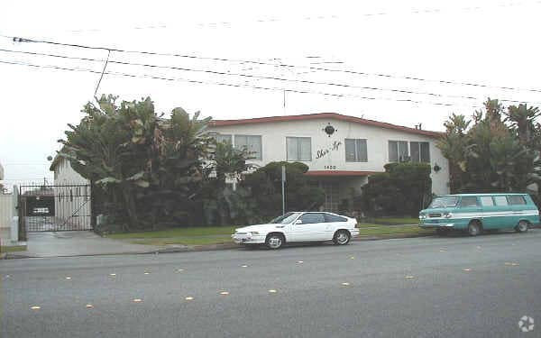 Primary Photo - 1450 W Marine Ave