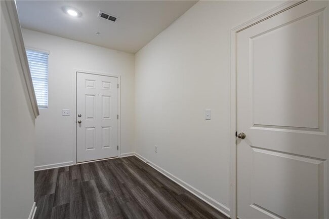 Foto del edificio - 2010 Ayla Dr