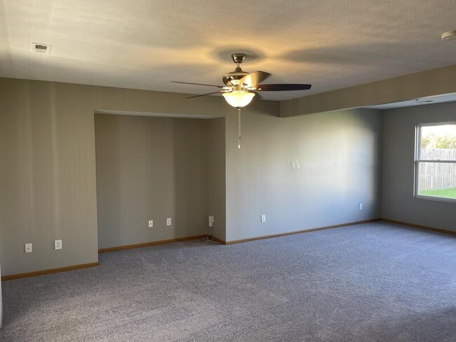 Building Photo - 6322 Hackel Dr