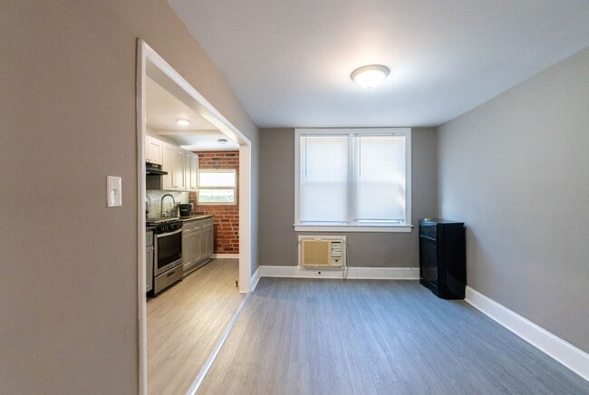 Foto del edificio - Elmwood Park area newly renovated 3 bedroom