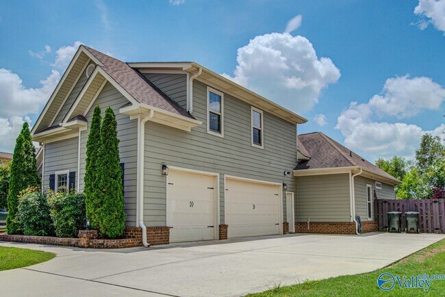 Building Photo - 115 Aedre Wy