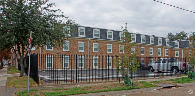 Building Photo - Elysian Courtyards Of Gentilly