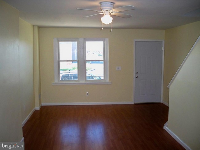Building Photo - 5153 W Columbia Ave