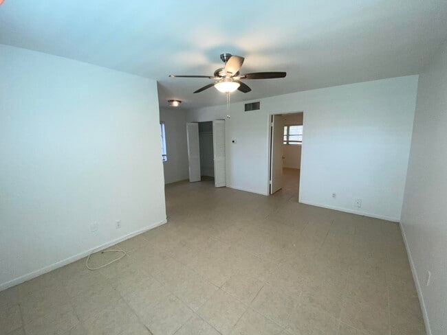 Foto del edificio - 221 SE 3rd Ave