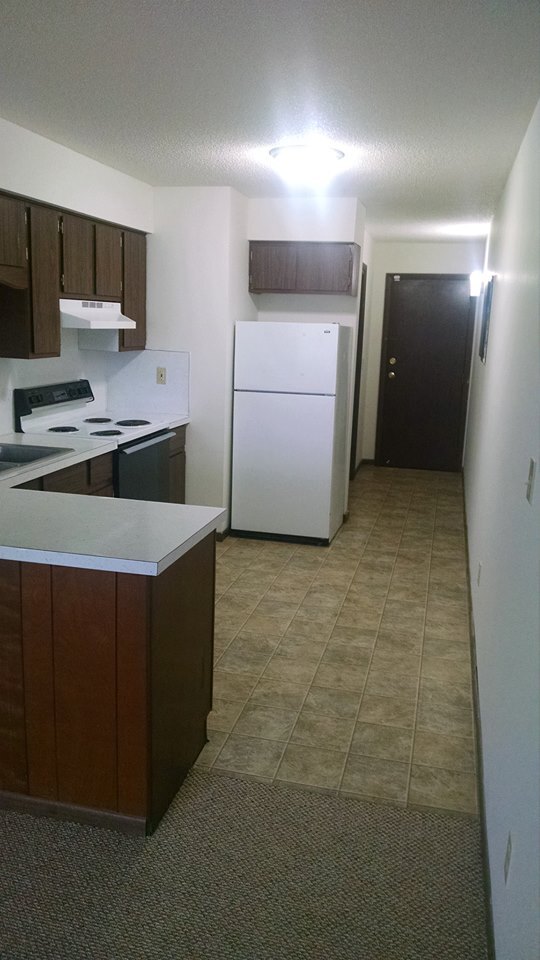 Kitchen - Raven Lane Apartments