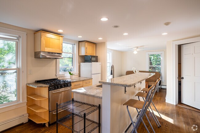 2HAB, 1BA - Cogswell Avenue