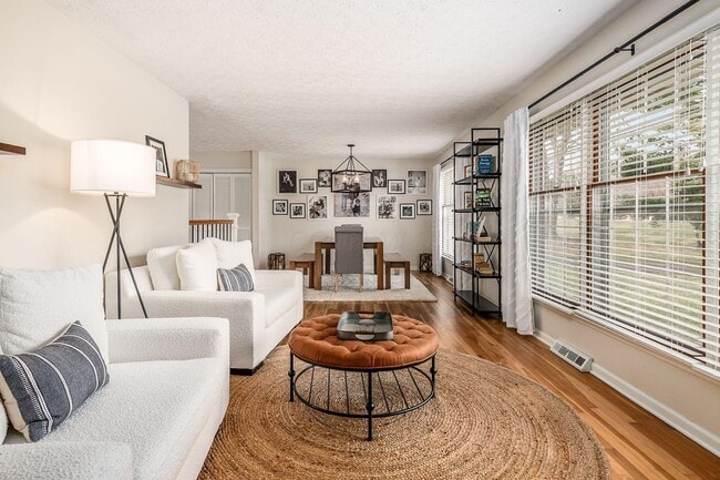 Foto del edificio - 4397 Limerick Ln